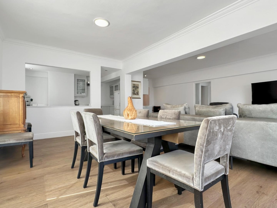 2 Bedroom Property for Sale in Sea Point Western Cape